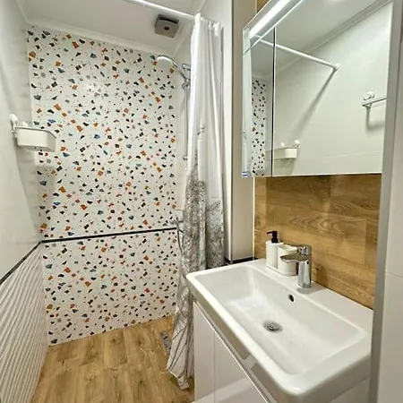 Spacious 3 Bedroom Step To Sea Garden And 公寓 *