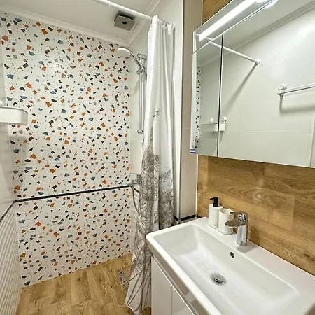 公寓 Spacious 3 Bedroom Step To Sea Garden And